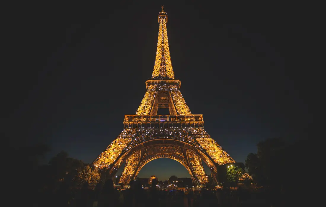 10 романтични места в Париж