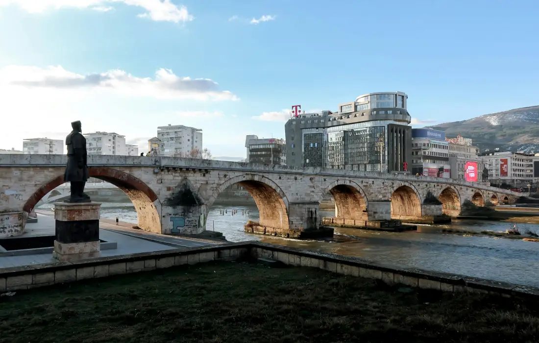 10 интересни забележителности в Скопие