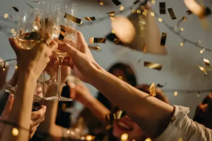 10 шокиращи неща, които хората правят на Нова година