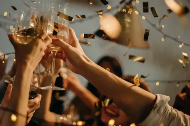 10 шокиращи неща, които хората правят на Нова година