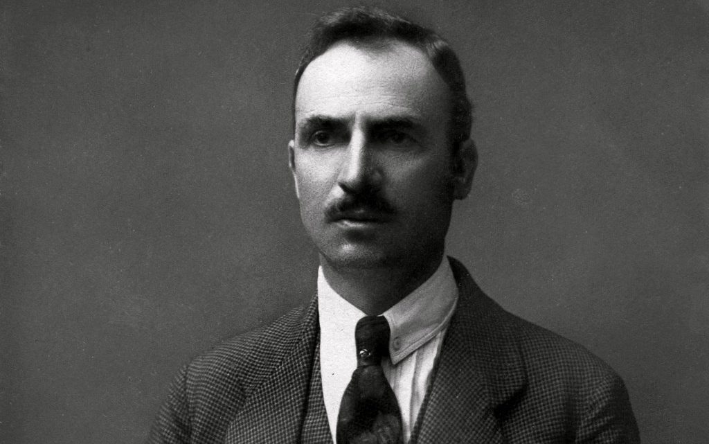  10 създатели и историите зад техните псевдоними 