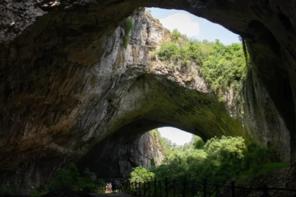 10 пещери, които задължително трябва да разгледате
