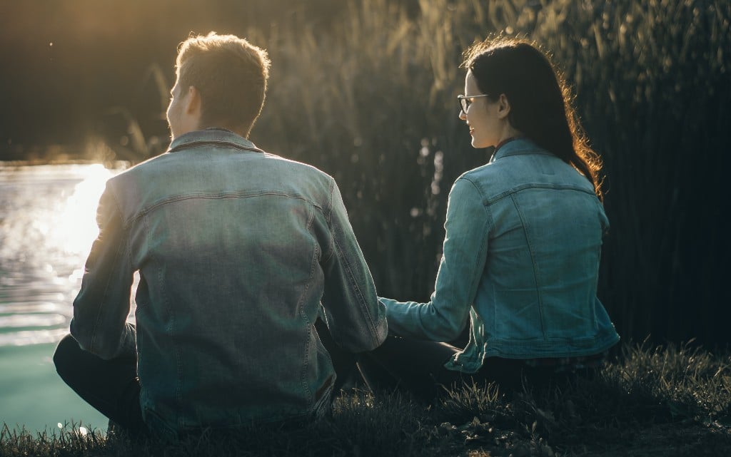  10 признака, че тя ви харесва съгласно езика на тялото 