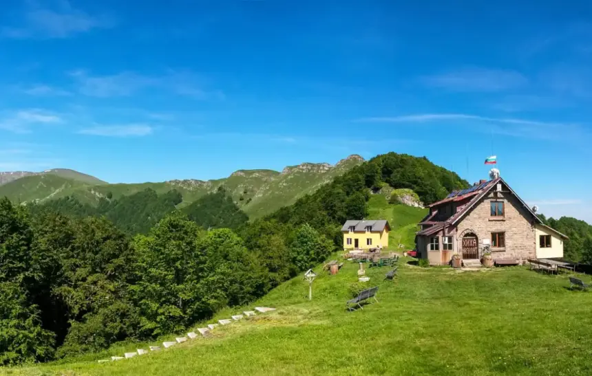 10 уютни старопланински хижи