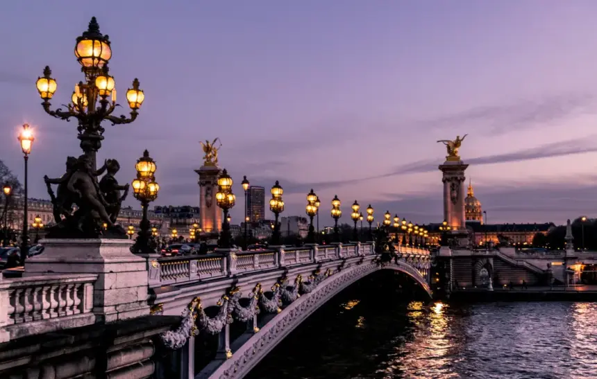 10 романтични места в Париж