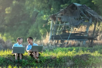 10 изречения = история: Петърчо и Настрадинчо (микроразказ)