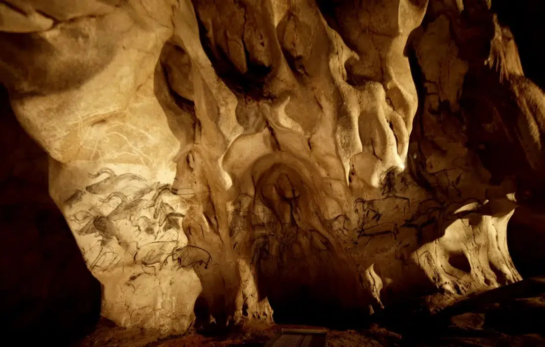 10 факта за пещерата Шове