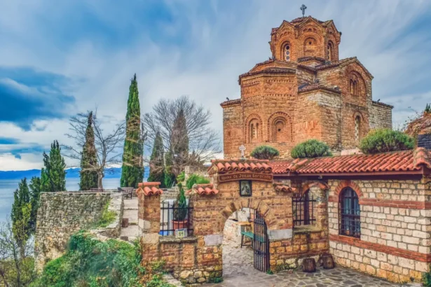 10 интересни забележителности край Охрид