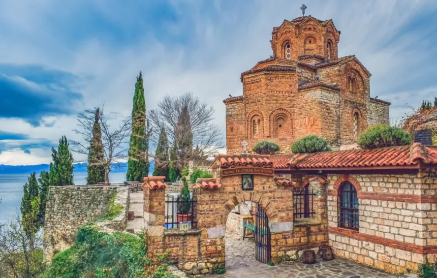 10 интересни забележителности край Охрид