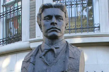 10 изречения = история: Почит към Левски (микроразказ)