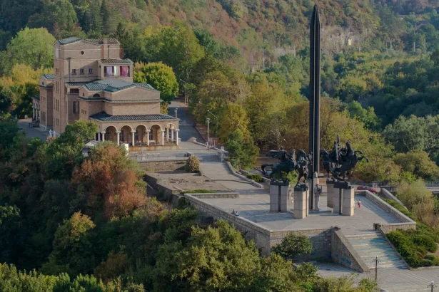 10 от знаковите исторически паметници в България